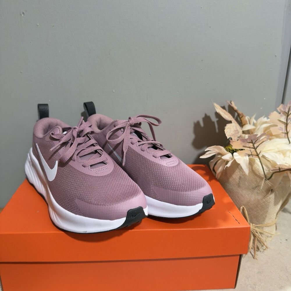 Size 8 - Nike Promina Plum Dust Women Running Work Out Shoes FV6343-500 - Picture 6 of 12